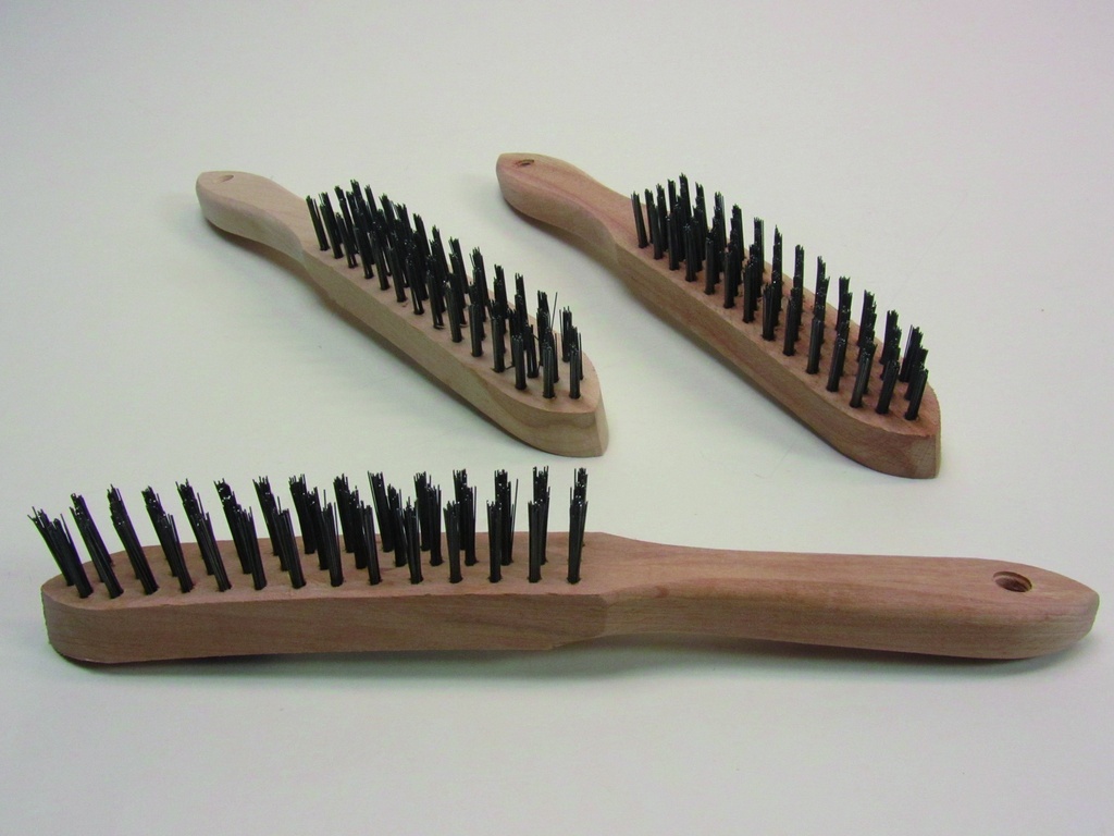 brosse métallique 3 rangs avec manche